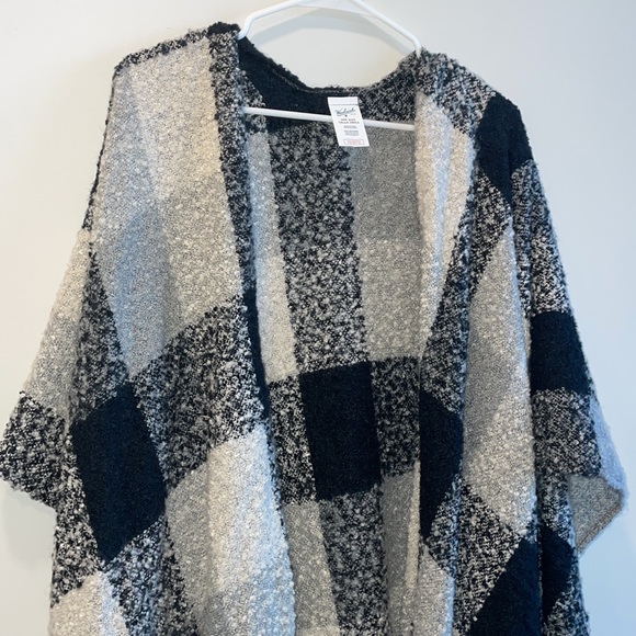 Woolrich Poncho - Picture 4 of 4